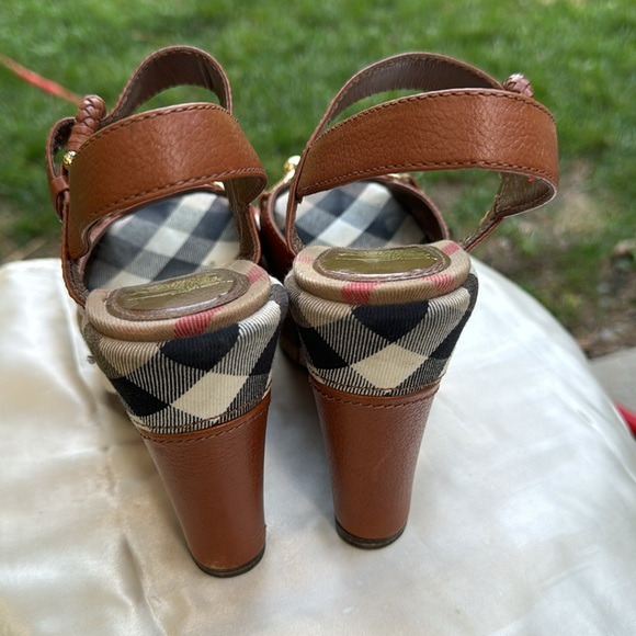 Burberry wedges 37.5 - Picture 6 of 7
